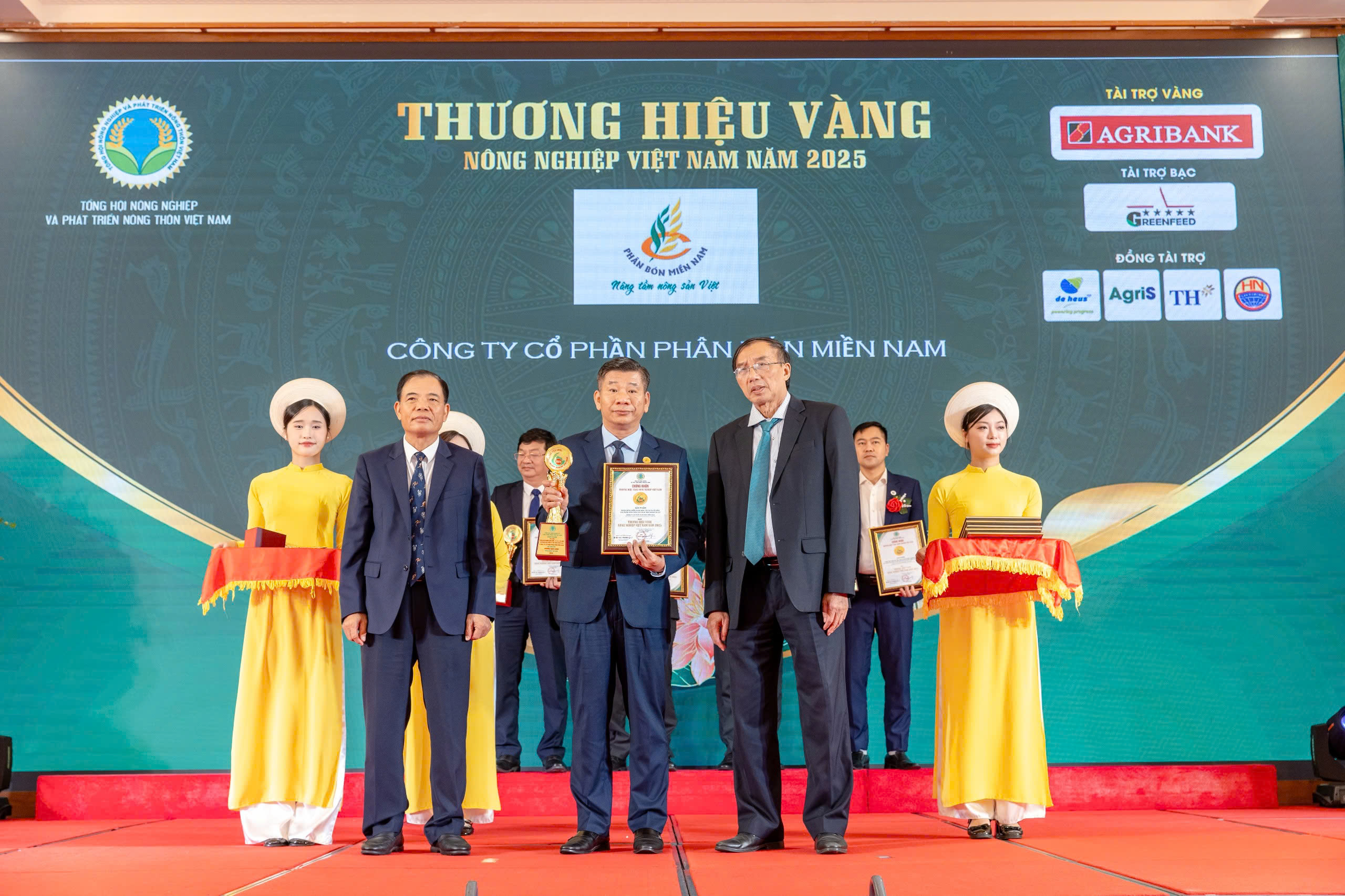 Southern Fertilizer Honored with the “Vietnam Golden Agricultural Brand 2025” Award