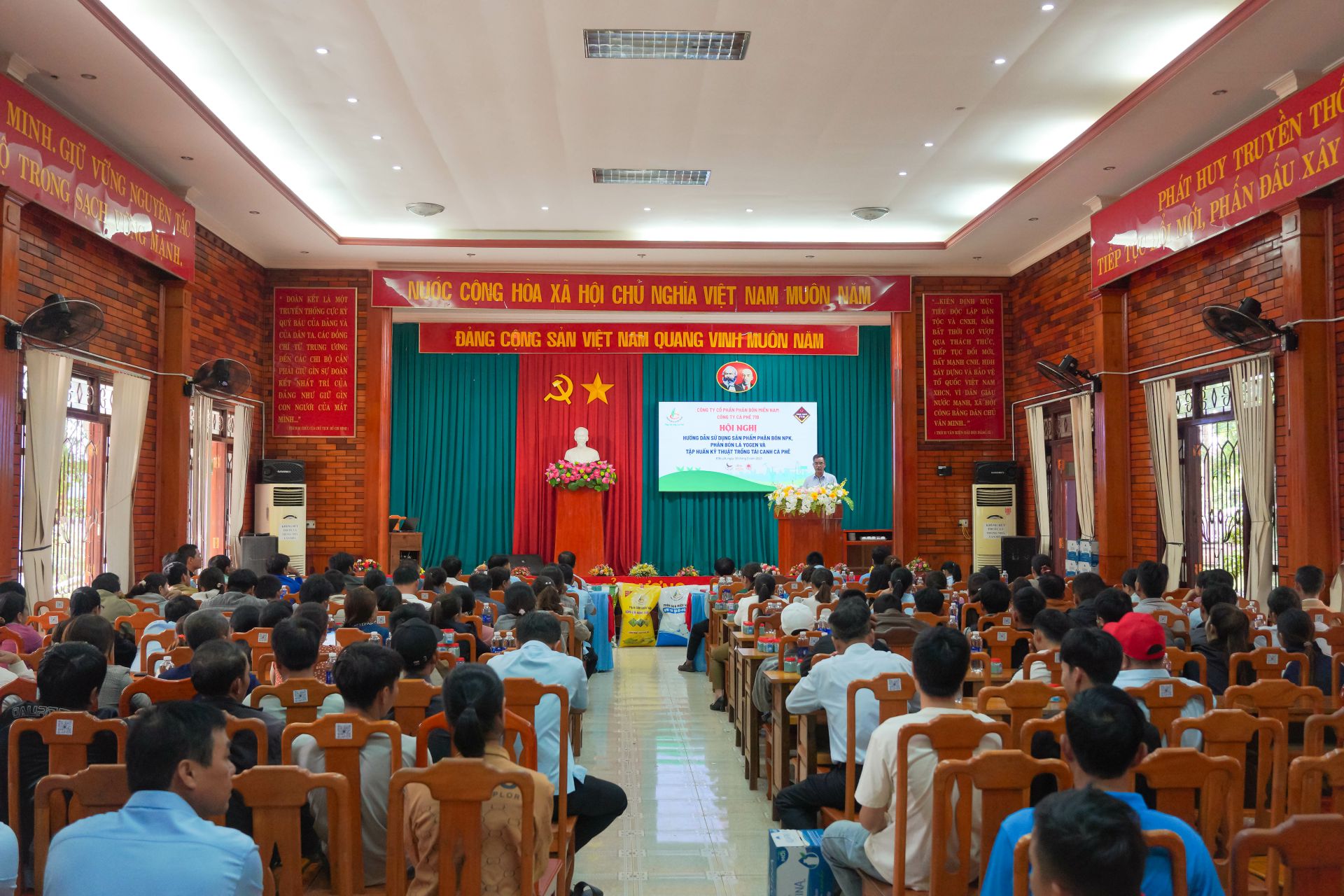 Coffee Replanting – Boosting Rice Productivity: Solutions from Southern Fertilizer at the Training Session of Coffee Company 719