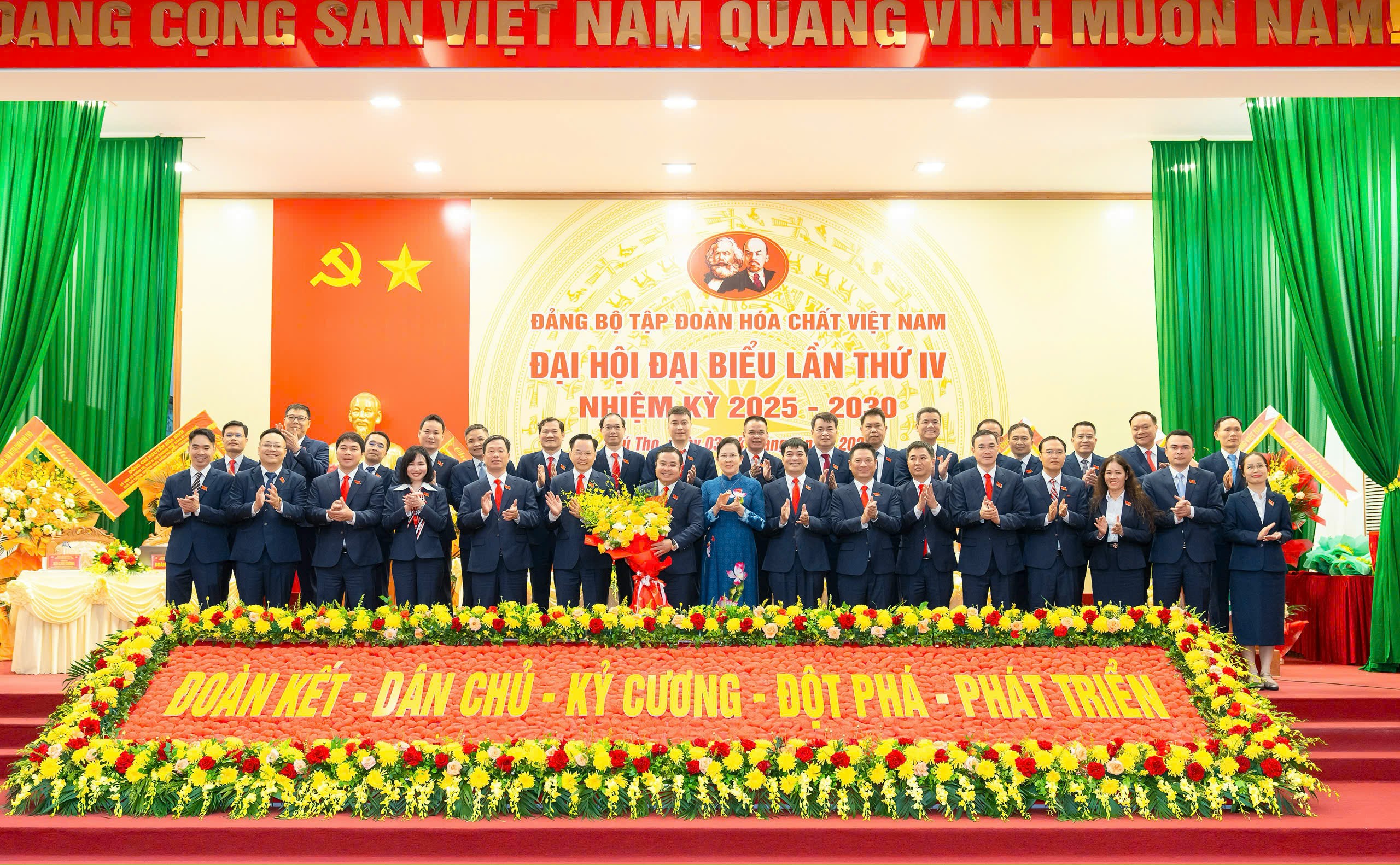 The 4th Congress of the Party Committee of the Vietnam National Chemical Group (Vinachem), Term 2025–2030, Successfully Concluded