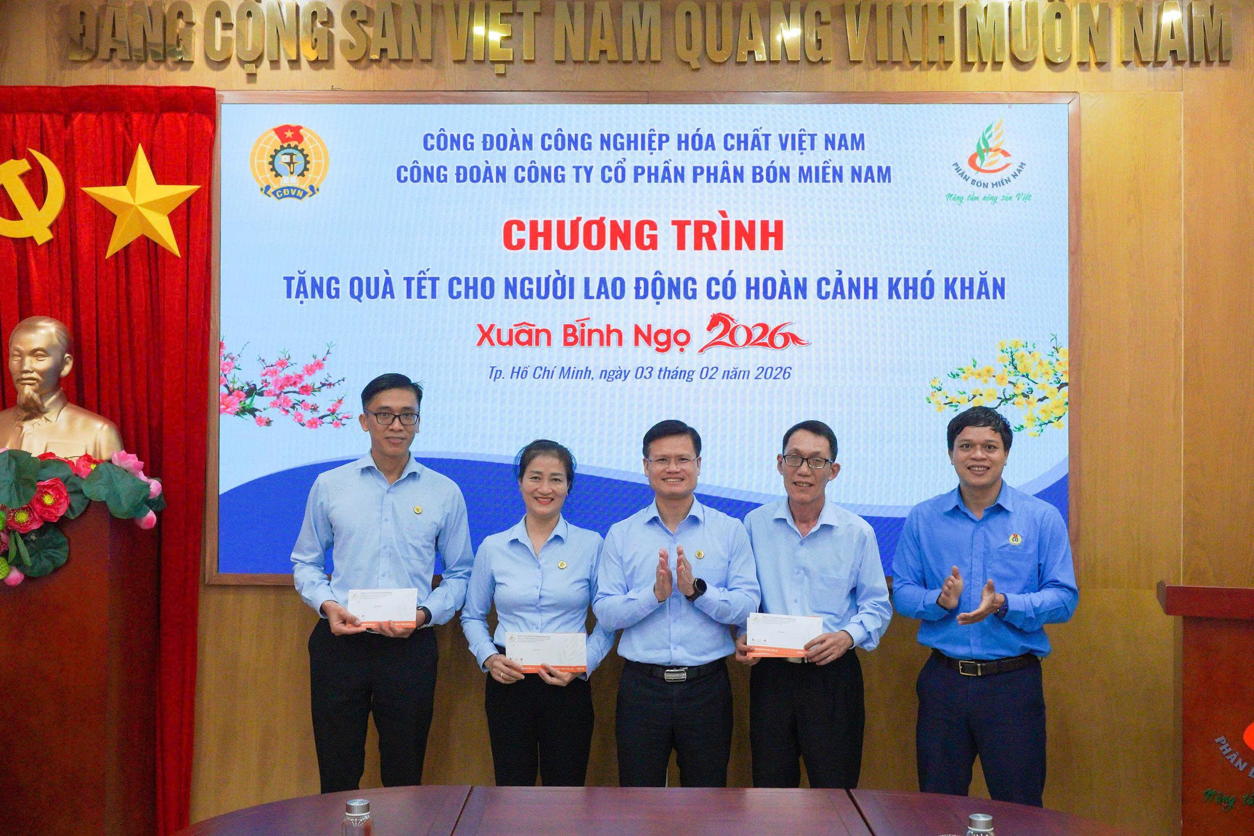 Công đoàn Công ty Cổ phần Phân bón miền Nam chăm lo Tết cho người lao động và phụng dưỡng mẹ Việt Nam anh hùng, xuân Bính Ngọ 2026