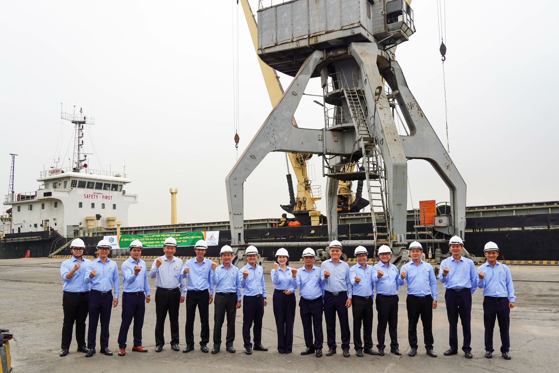 PHÂN BÓN MIỀN NAM – XUẤT KHẨU 5.000 TẤN NPK, MỪNG ĐẢNG MỪNG XUÂN NĂM 2026