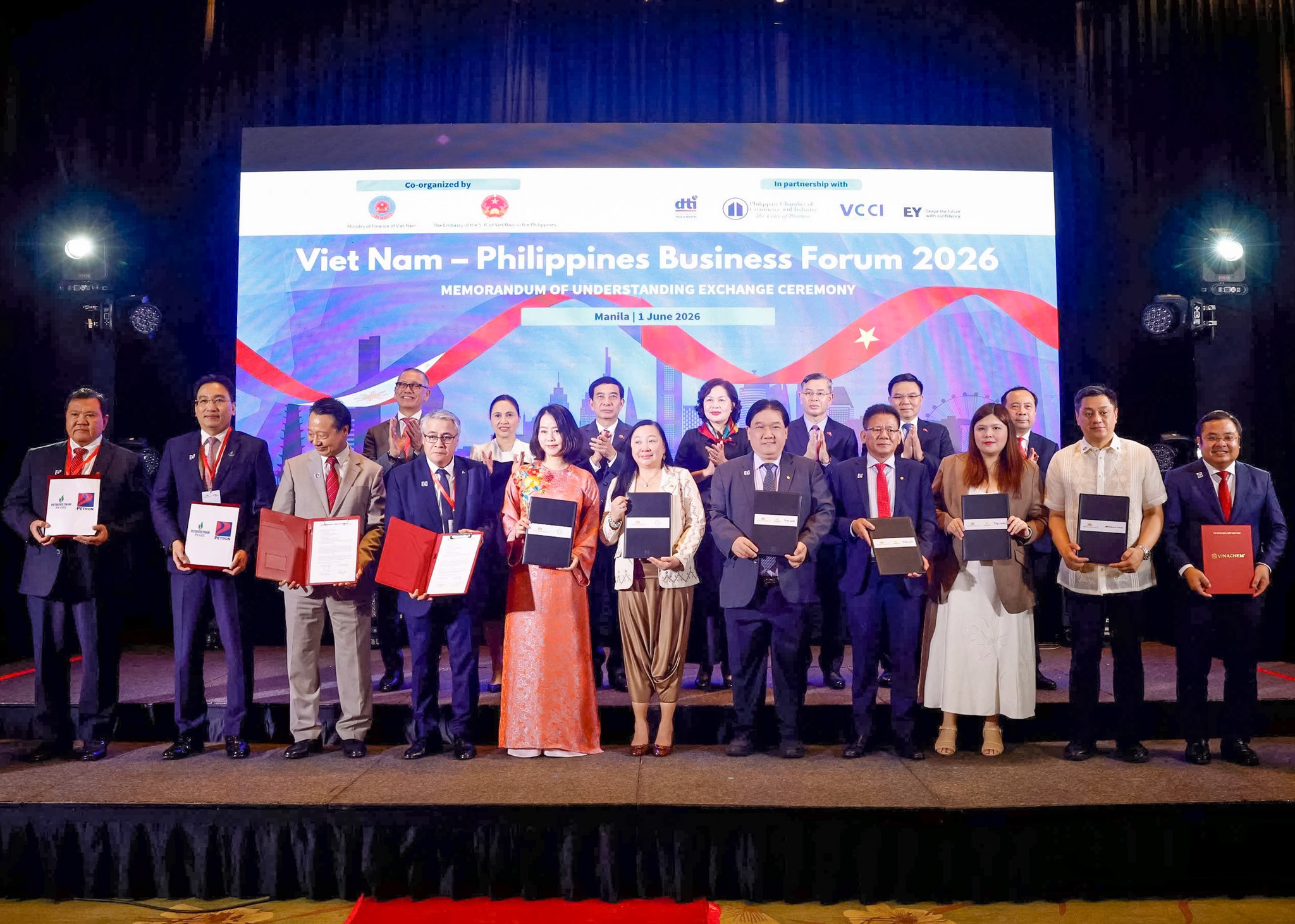 Vinachem tăng cường hiện diện tại ASEAN, ký kết hợp tác với các đối tác hàng đầu Philippines