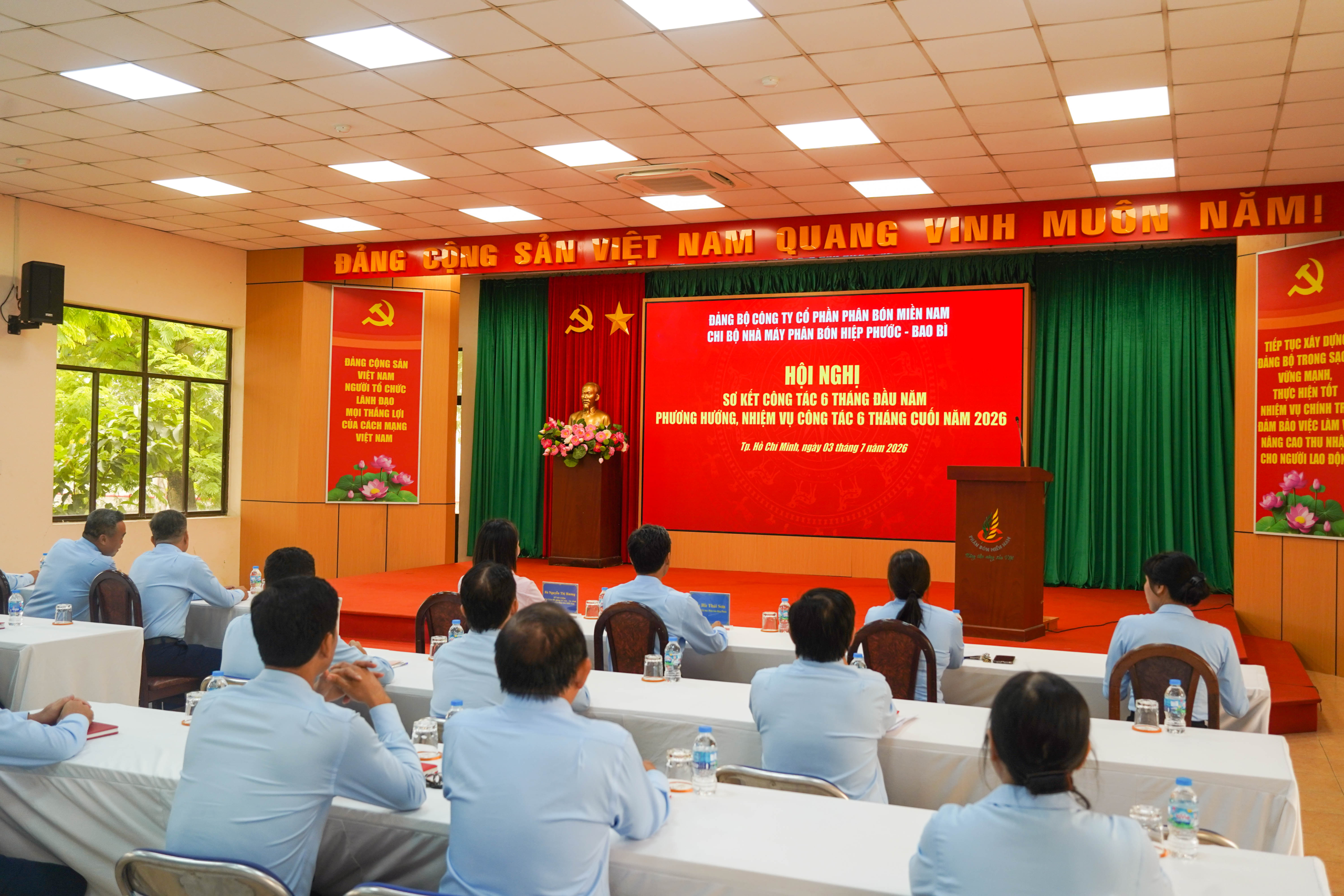 Chi bộ Nhà máy Phân bón Hiệp Phước – Bao Bì tổ chức sinh hoạt Chi bộ định kỳ, ra mắt “Không gian Văn hóa Hồ Chí Minh” và sơ kết công tác 6 tháng đầu năm 2026